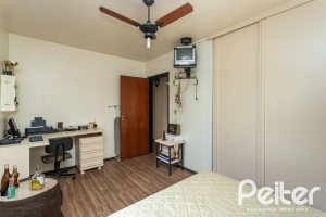 Casa à venda com 149m², 3 dormitórios, 1 suíte, 3 vagas, no bairro Ipanema em Porto Alegre