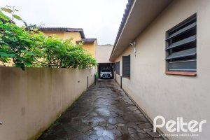 Casa à venda com 149m², 3 dormitórios, 1 suíte, 3 vagas, no bairro Ipanema em Porto Alegre