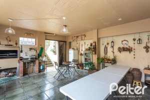Casa à venda com 149m², 3 dormitórios, 1 suíte, 3 vagas, no bairro Ipanema em Porto Alegre