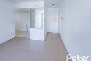 Apartamento à venda com 57m², 2 dormitórios, 1 suíte, 1 vaga, no bairro Vila Nova em PORTO ALEGRE