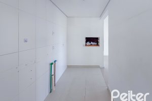 Apartamento à venda com 57m², 2 dormitórios, 1 suíte, 1 vaga, no bairro Vila Nova em PORTO ALEGRE