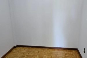 Casa à venda com 250m², 3 dormitórios, 1 suíte, 7 vagas, no bairro Jardim Sabará em Porto Alegre