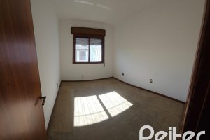 Casa à venda com 250m², 3 dormitórios, 1 suíte, 7 vagas, no bairro Jardim Sabará em Porto Alegre