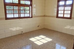 Casa à venda com 250m², 3 dormitórios, 1 suíte, 7 vagas, no bairro Jardim Sabará em Porto Alegre