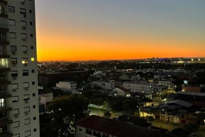 Apartamento à venda com 81m², 2 dormitórios, 1 suíte, 1 vaga, no bairro Santa Maria Goretti em Porto Alegre
