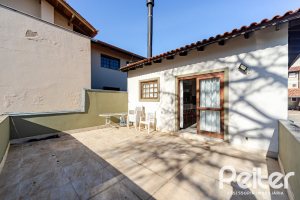 Casa em Condomínio à venda com 179m², 4 dormitórios, 1 suíte, 2 vagas, no bairro Cavalhada em Porto Alegre