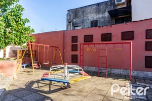 Casa em Condomínio à venda com 179m², 4 dormitórios, 1 suíte, 2 vagas, no bairro Cavalhada em Porto Alegre