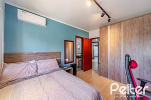 Casa em Condomínio à venda com 179m², 4 dormitórios, 1 suíte, 2 vagas, no bairro Cavalhada em Porto Alegre