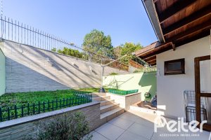 Casa em Condomínio à venda com 179m², 4 dormitórios, 1 suíte, 2 vagas, no bairro Cavalhada em Porto Alegre