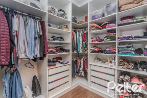 Casa em Condomínio à venda com 154m², 3 dormitórios, 1 suíte, 2 vagas, no bairro Tristeza em Porto Alegre