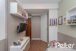 Casa em Condomínio à venda com 154m², 3 dormitórios, 1 suíte, 2 vagas, no bairro Tristeza em Porto Alegre