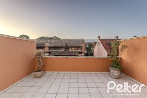 Casa em Condomínio à venda com 154m², 3 dormitórios, 1 suíte, 2 vagas, no bairro Tristeza em Porto Alegre