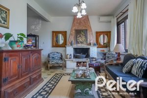 Casa à venda com 405m², 3 dormitórios, 1 suíte, no bairro Tristeza em Porto Alegre