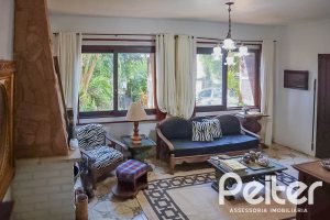 Casa à venda com 405m², 3 dormitórios, 1 suíte, no bairro Tristeza em Porto Alegre