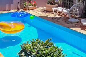 Casa à venda com 405m², 3 dormitórios, 1 suíte, no bairro Tristeza em Porto Alegre