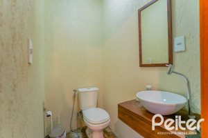 Casa à venda com 279m², 5 dormitórios, 1 suíte, 2 vagas, no bairro Ipanema em Porto Alegre