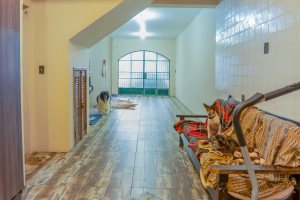 Casa à venda com 279m², 5 dormitórios, 1 suíte, 2 vagas, no bairro Ipanema em Porto Alegre