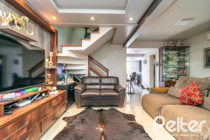 Casa à venda com 186m², 4 dormitórios, 1 suíte, 3 vagas, no bairro Tristeza em Porto Alegre