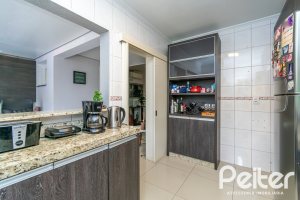 Casa à venda com 186m², 4 dormitórios, 1 suíte, 3 vagas, no bairro Tristeza em Porto Alegre