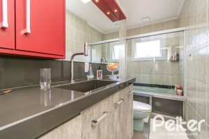 Casa à venda com 186m², 4 dormitórios, 1 suíte, 3 vagas, no bairro Tristeza em Porto Alegre