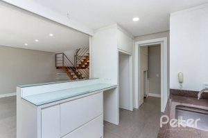 Casa em Condomínio à venda com 243m², 3 dormitórios, 3 suítes, 4 vagas, no bairro Terra Ville em PORTO ALEGRE