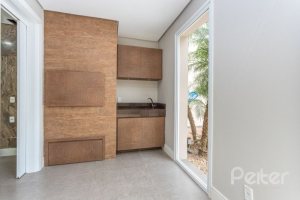 Casa em Condomínio à venda com 243m², 3 dormitórios, 3 suítes, 4 vagas, no bairro Terra Ville em PORTO ALEGRE