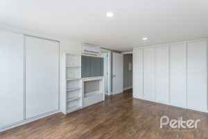 Casa em Condomínio à venda com 243m², 3 dormitórios, 3 suítes, 4 vagas, no bairro Terra Ville em PORTO ALEGRE