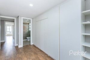 Casa em Condomínio à venda com 243m², 3 dormitórios, 3 suítes, 4 vagas, no bairro Terra Ville em PORTO ALEGRE