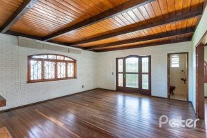 Casa à venda com 263m², 3 dormitórios, 2 suítes, 2 vagas, no bairro Jardim Isabel em Porto Alegre