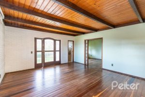 Casa à venda com 263m², 3 dormitórios, 2 suítes, 2 vagas, no bairro Jardim Isabel em Porto Alegre
