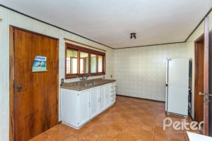 Casa à venda com 263m², 3 dormitórios, 2 suítes, 2 vagas, no bairro Jardim Isabel em Porto Alegre