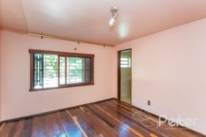Casa à venda com 263m², 3 dormitórios, 2 suítes, 2 vagas, no bairro Jardim Isabel em Porto Alegre