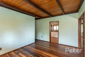 Casa à venda com 263m², 3 dormitórios, 2 suítes, 2 vagas, no bairro Jardim Isabel em Porto Alegre