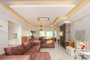 Casa em Condomínio à venda com 550m², 4 dormitórios, 4 suítes, 6 vagas, no bairro Terra Ville em Porto Alegre