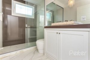 Casa em Condomínio à venda com 550m², 4 dormitórios, 4 suítes, 6 vagas, no bairro Terra Ville em Porto Alegre