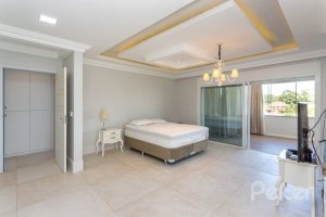 Casa em Condomínio à venda com 550m², 4 dormitórios, 4 suítes, 6 vagas, no bairro Terra Ville em Porto Alegre