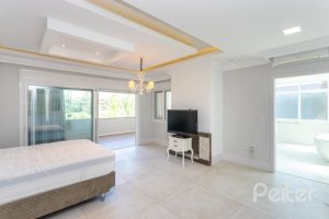 Casa em Condomínio à venda com 550m², 4 dormitórios, 4 suítes, 6 vagas, no bairro Terra Ville em Porto Alegre