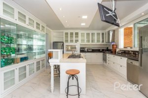 Casa em Condomínio à venda com 550m², 4 dormitórios, 4 suítes, 6 vagas, no bairro Terra Ville em Porto Alegre