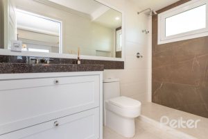 Casa em Condomínio à venda com 550m², 4 dormitórios, 4 suítes, 6 vagas, no bairro Terra Ville em Porto Alegre