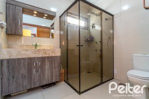 Casa à venda com 145m², 3 dormitórios, 1 suíte, 2 vagas, no bairro Hípica em Porto Alegre