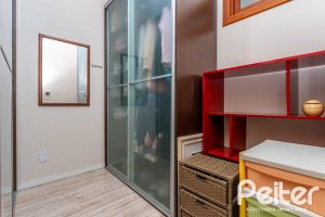 Casa à venda com 145m², 3 dormitórios, 1 suíte, 2 vagas, no bairro Hípica em Porto Alegre