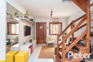 Casa em Condomínio à venda com 97m², 3 dormitórios, 2 vagas, no bairro Tristeza em Porto Alegre