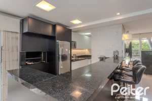 Casa em Condomínio à venda com 194m², 3 dormitórios, 3 suítes, 4 vagas, no bairro Ipanema em PORTO ALEGRE