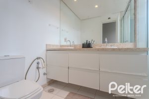 Casa em Condomínio à venda com 194m², 3 dormitórios, 3 suítes, 4 vagas, no bairro Ipanema em PORTO ALEGRE