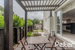 Casa em Condomínio à venda com 194m², 3 dormitórios, 3 suítes, 4 vagas, no bairro Ipanema em PORTO ALEGRE