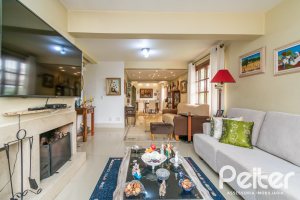 Casa em Condomínio à venda com 185m², 3 dormitórios, 1 suíte, 3 vagas, no bairro Tristeza em Porto Alegre