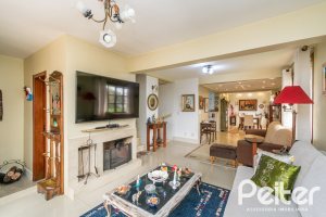 Casa em Condomínio à venda com 185m², 3 dormitórios, 1 suíte, 3 vagas, no bairro Tristeza em Porto Alegre