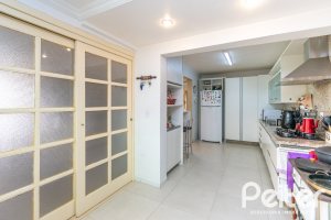 Casa em Condomínio à venda com 185m², 3 dormitórios, 1 suíte, 3 vagas, no bairro Tristeza em Porto Alegre