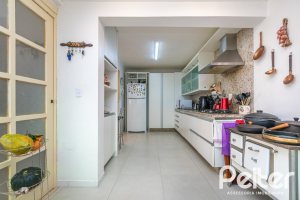 Casa em Condomínio à venda com 185m², 3 dormitórios, 1 suíte, 3 vagas, no bairro Tristeza em Porto Alegre