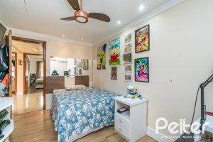 Casa em Condomínio à venda com 185m², 3 dormitórios, 1 suíte, 3 vagas, no bairro Tristeza em Porto Alegre